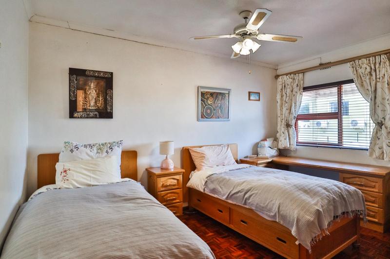 To Let 8 Bedroom Property for Rent in Walmer Estate Western Cape